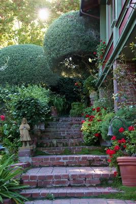 garden walkway @ jabberwock inn monterey ca