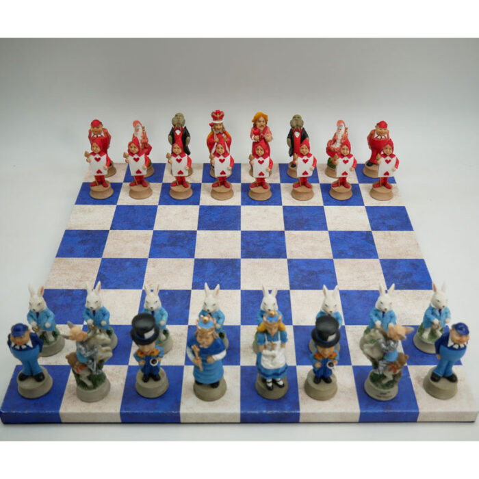 Alice Chess Set in blue and white