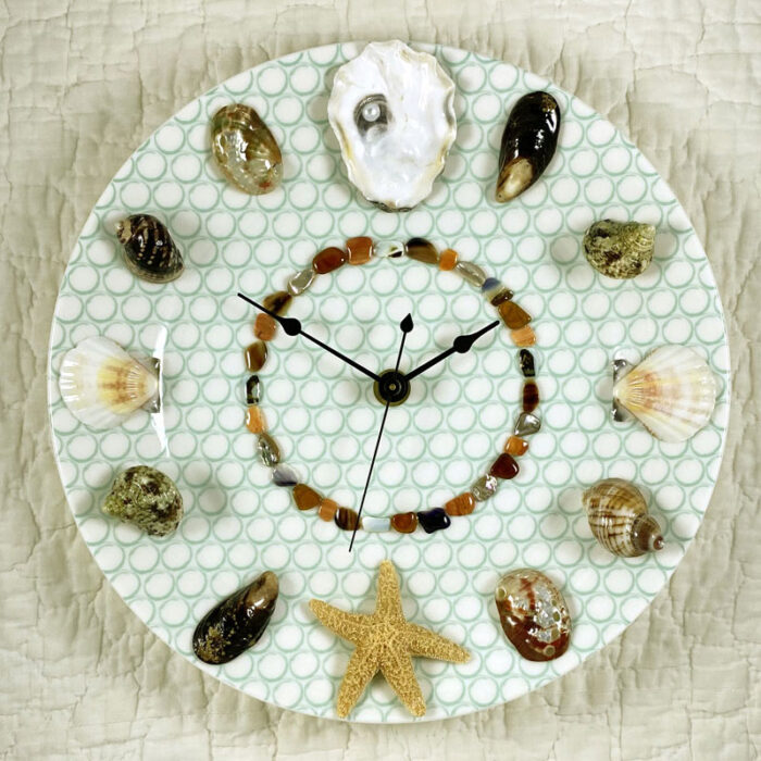 Seashell Clock - Beautifully artfully created