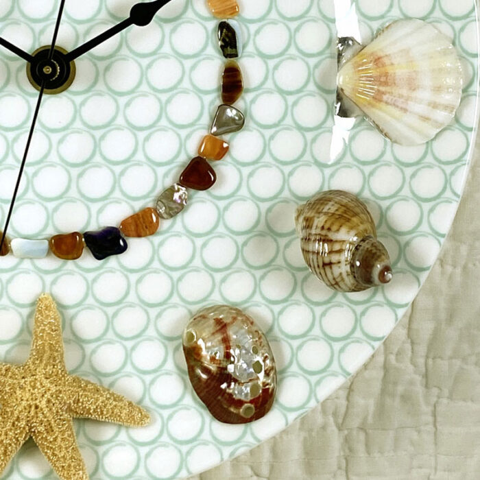Detail Seashell Clock - Beautifully artfully created
