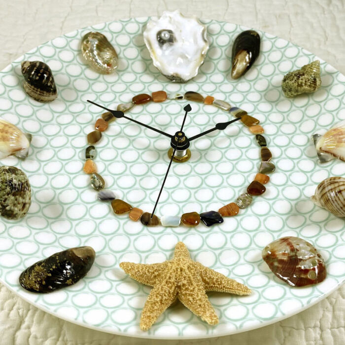 Seashell Clock - Beautifully artfully created
