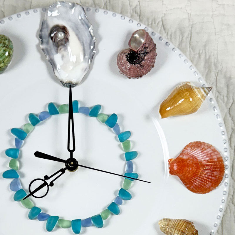 detail of seashell wall clock